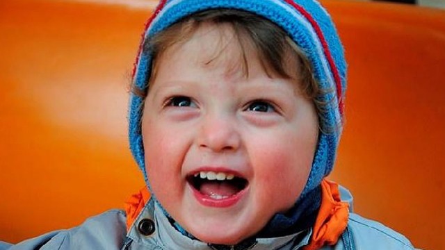 4 yaşlı oğlunu asaraq öldürdü  - Rusiyada