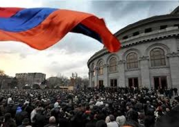 Ermənistanda mitinq təşkilatçıları SAXLANILDI