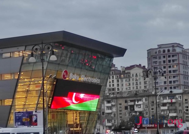 "Baku Electronics"dən Azərbaycan bayrağına qarşı hörmətsizlik - VİDEO