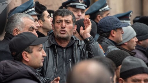 Ermənistanda kütləvi etiraz aksiyaları davam edir - VİDEO
