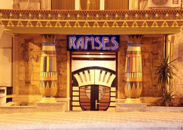 "Ramses" restoranı CƏRİMƏLƏNDİ - SİYAHI