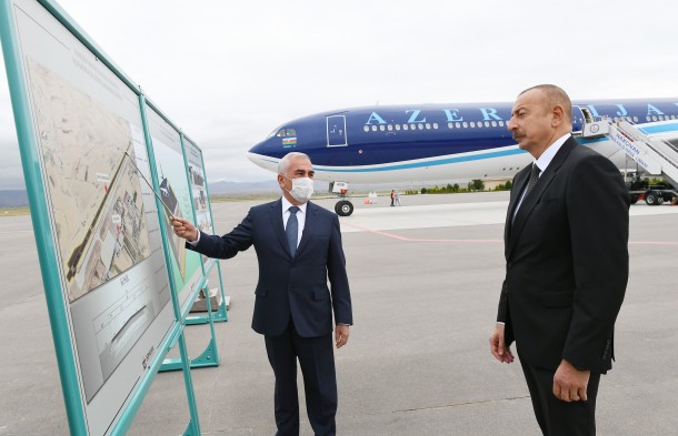 Naxçıvan Beynəlxalq Hava Limanının yeni uçuş-enmə zolağının təqdimatı oldu - YENİLƏNİB