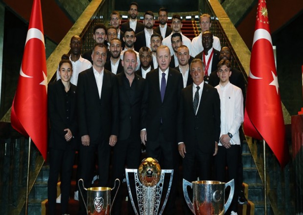 Ərdoğan “Beşiktaş”ı qəbul edib 