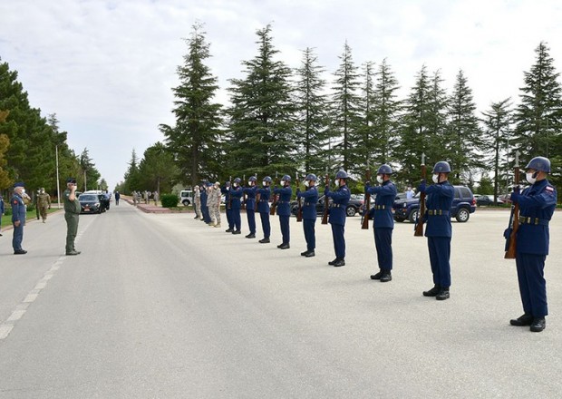 Azərbaycan Hərbi Hava Qüvvələrinin komandanı Türkiyəyə getdi 