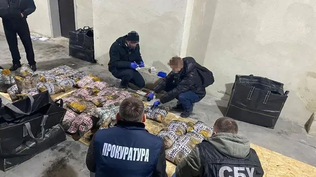 Türk vətəndaşları 1 ton heroinlə Ukraynada saxlanıldı