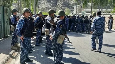 Tacikistan sərhədə 20 minlik qoşun yığdı