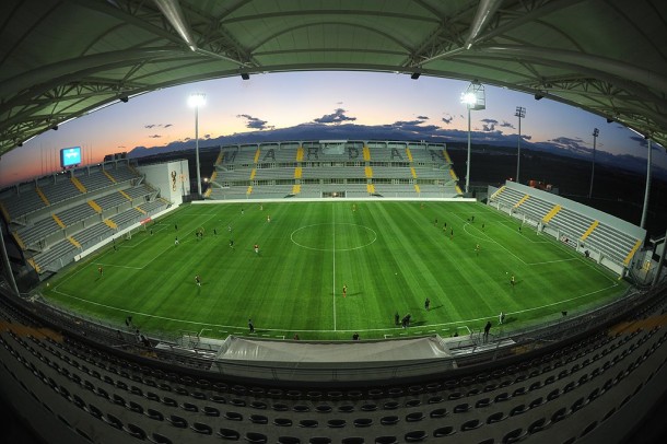 Telman İsmayılovun atasının adını daşıyan stadion satışa çıxarıldı - FOTOLAR