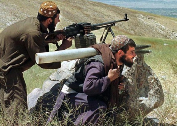Talibana havadan hücum: 100 silahlı ÖLDÜRÜLDÜ