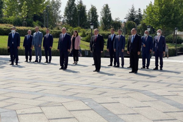 Baş prokuror Ankarada Heydər Əliyevin adını daşıyan parkı ziyarət etdi - YENİLƏNİB (FOTO)