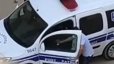 Rüşvət alan polis əməkdaşı İŞDƏN QOVULDU - VİDEO