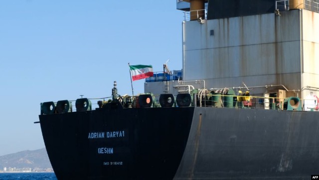 İran neft tankeri quldurların hücumuna məruz qaldı - FOTO