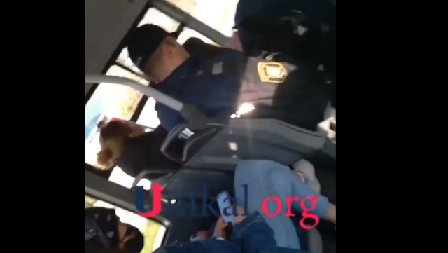 Bakıda polis avtobusda maskasız görüntüləndi - VİDEO