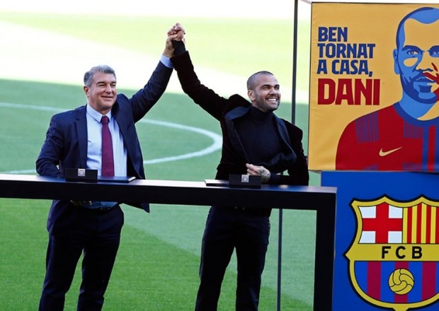 "Barselona" 38 yaşlı müdafiəçi ilə müqavilə imzaladı