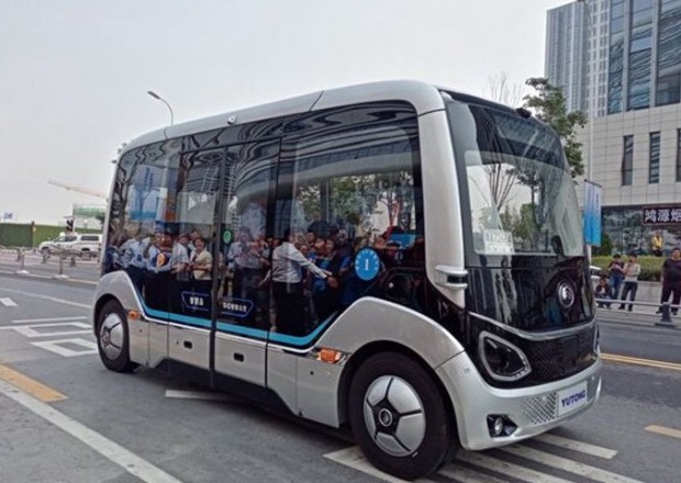 Çində sürücüsüz avtobuslar istifadəyə verildi