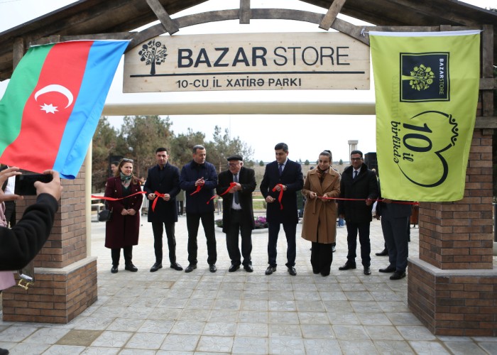 Bazarstore “10-cu il xatirə parkı”-nın açılışını etdi - FOTOLAR
