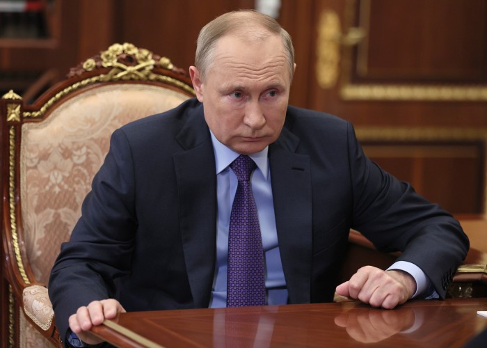 Putin Təhlükəsizlik Şurasının iclasını keçirdi 