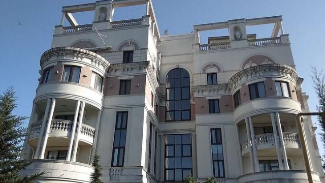 Rusiya Zelenskini Krımdakı villası ilə şantaj edir 