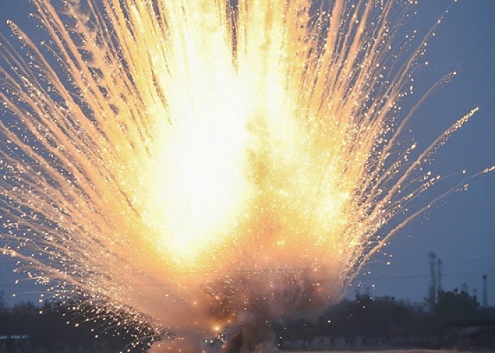 Rusiya İlan adasına fosfor bombaları atdı 