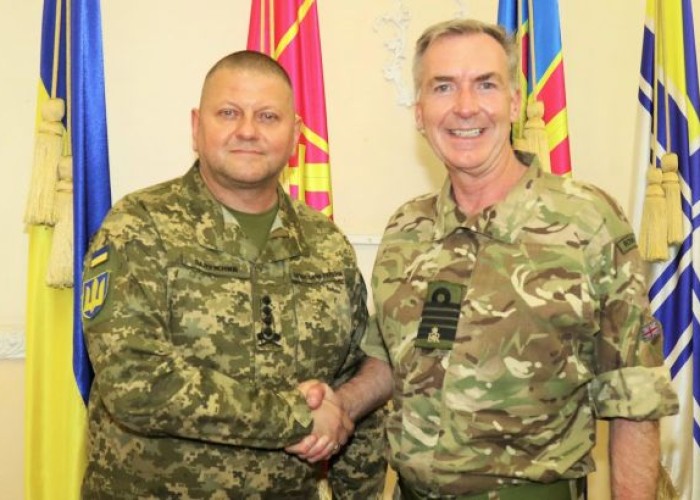 Britaniya Silahlı Qüvvələrinin rəhbəri Ukraynaya getdi