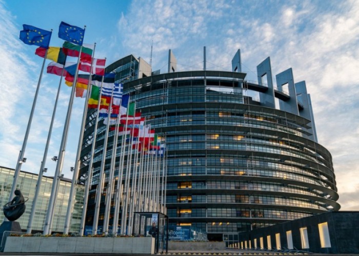 Avropa Parlamenti Ukraynaya 1 milyard ayrılmasını TƏSDİQLƏDİ