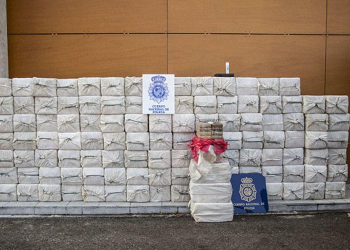 Britaniya polisi 500 kq kokain tutub