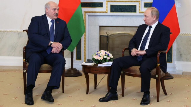 Putin Lukaşenkonu təbrik etdi 