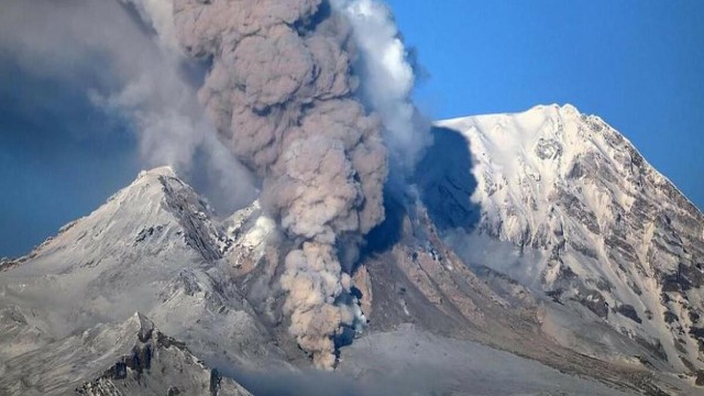 Rusiyada vulkana qalxan 5 turist öldü