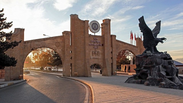 Atatürk Universitetində güclü yanğın oldu - VİDEO