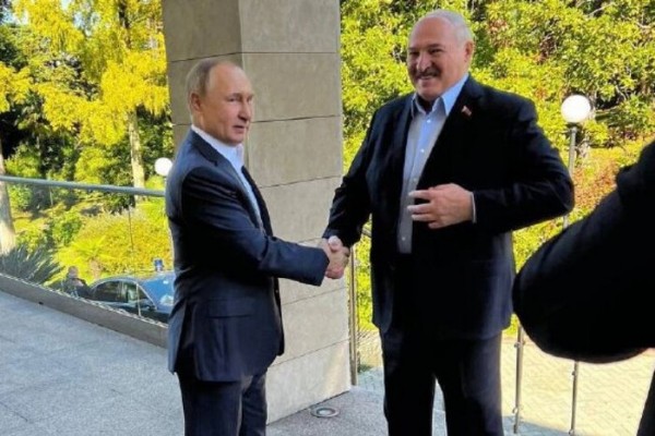 Lukaşenko Putinlə görüşmək üçün təcili Rusiyaya getdi YENİLƏNİB