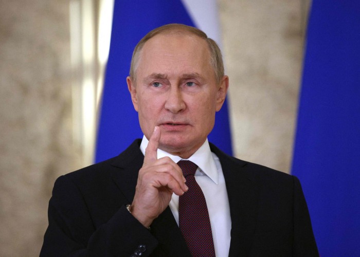 Putin Krım körpüsündəki partlayışı terror aktı adlandırdı