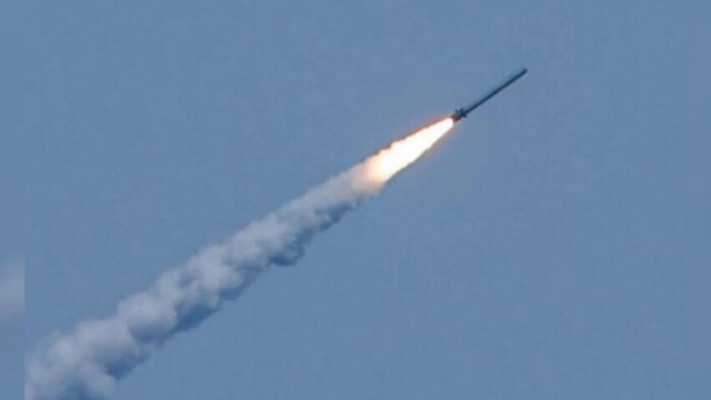 Rusiya Ukraynaya 75 raket atıb 