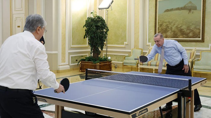 Ərdoğan Qazaxıstan prezidenti ilə stolüstü tennis oynadı - FOTO