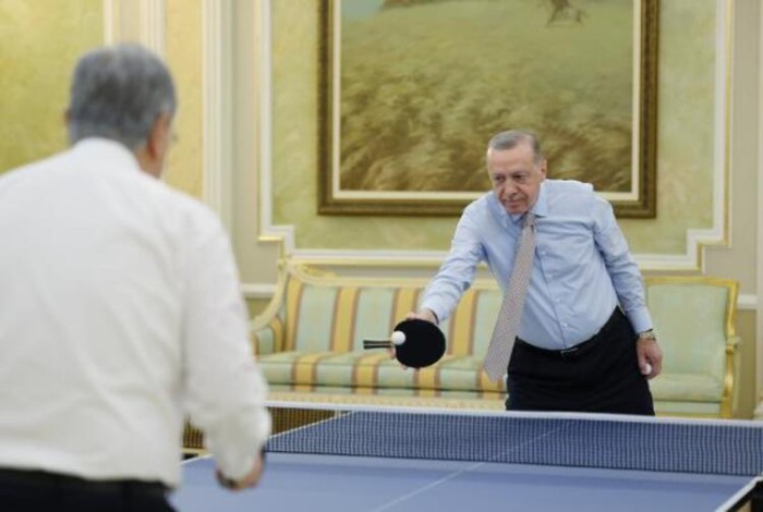 Ərdoğan Qazaxıstan prezidenti ilə stolüstü tennis oynadı - FOTO