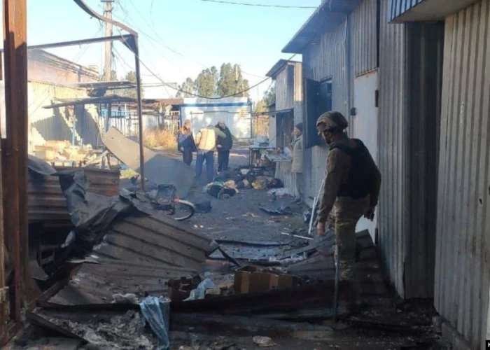 Ruslar Ukraynada mərkəzi bazarı vurdu - Ölənlər var