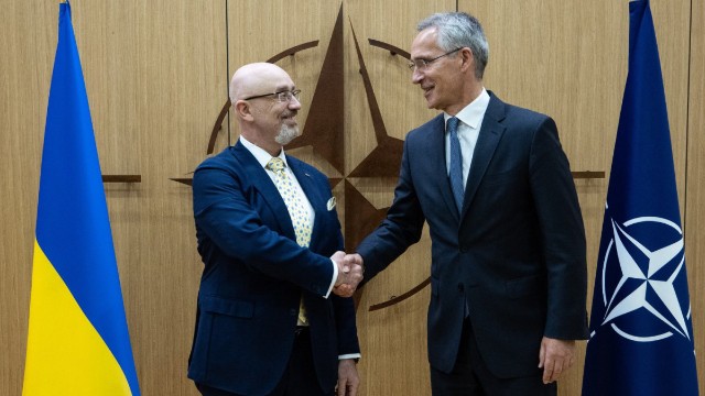 NATO-nun Baş katibi Ukraynanın müdafiə naziri ilə görüşüb 