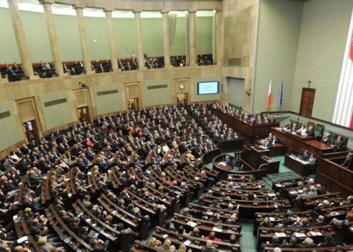 Polşa parlamenti Rusiya hakimiyyətini "terrorçu rejim" kimi tanıyıb