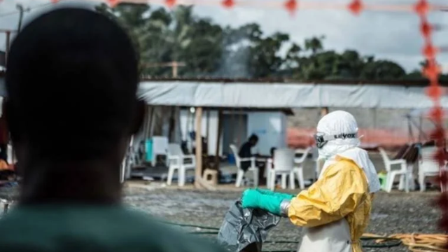 Uqandada altı şagirddə Ebola aşkarlanıb