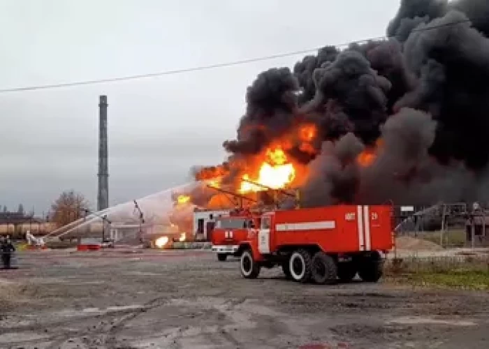 Rusiyanın neft bazası vuruldu - Ölənlər var