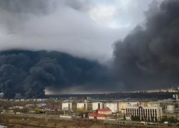 Rusiya Odessada limanı vurdu