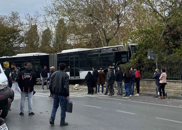 Türkiyədə avtobus divara çırpıldı - Yaralılar var