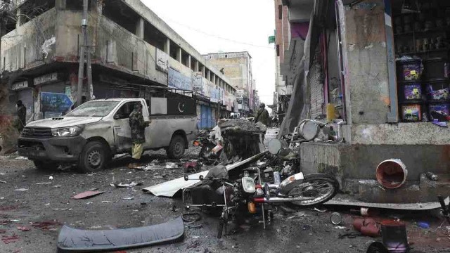 Pakistanda bombalı hücum: Yaralananlar var
