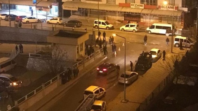 Türkiyədə mikroavtobusa silahlı hücum: 2 ölü, 5 yaralı