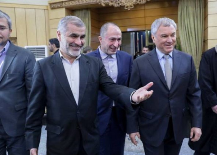 Rusiyalı deputatlar İrana getdi