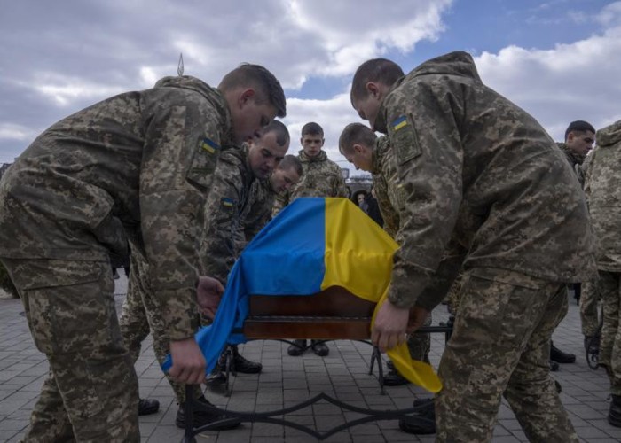 Ukrayna 17 hərbçinin cəsədini geri qaytardı 