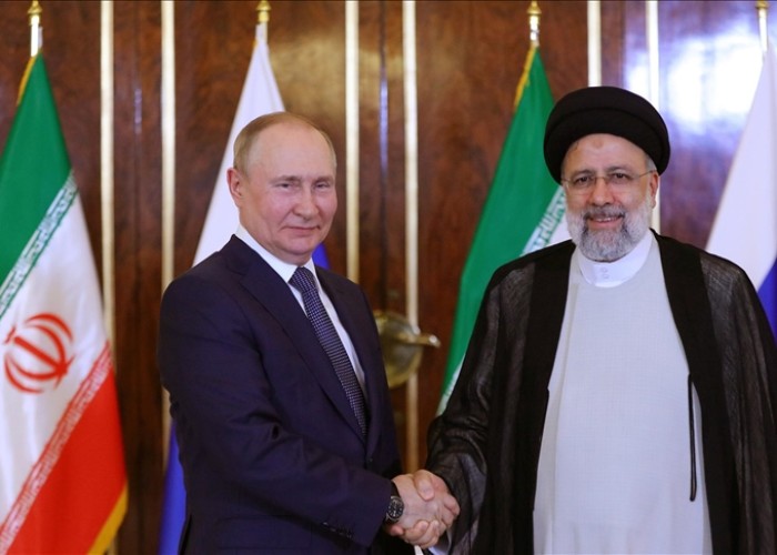 Putin və İran prezidenti müzakirələr aparıb 