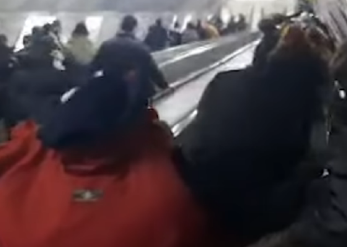 Gürcüstan metrosuna gözyaşardıcı qaz buraxıldı - VİDEO