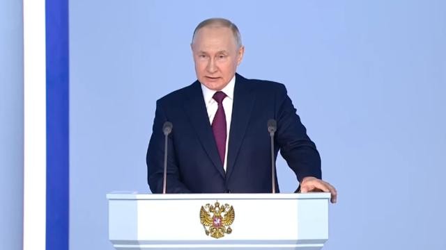 "Rusiya sanksiyalar müharibəsi ilə üz-üzədir" - Putin