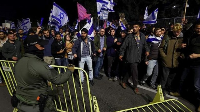 İsraildə etirazçılar parlament binasına daxil olub 