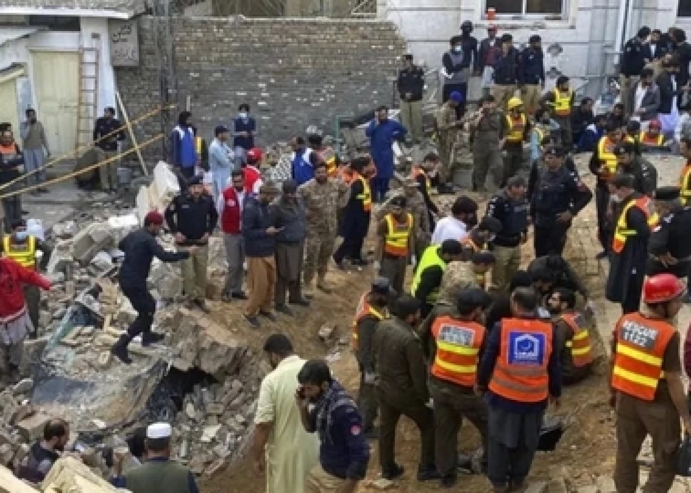 Pakistanda maşına qoyulan bomba partladı - Ölən və yaralananlar var