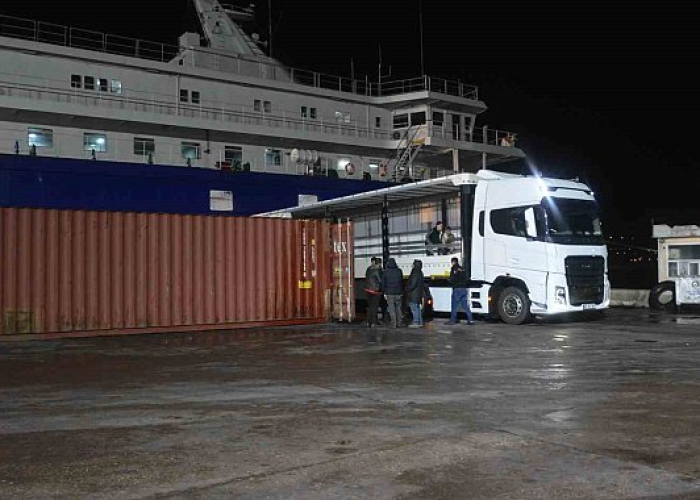 Rusiya Türkiyəyə 184 tonluq yardım göndərdi